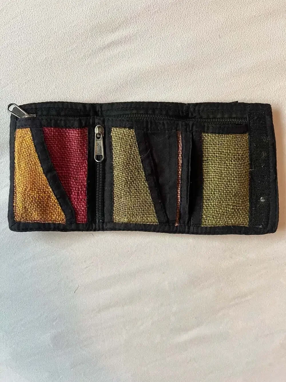 Hemp Tri-Fold Wallet with Zipper Pockets and Earth-Tone Pattern